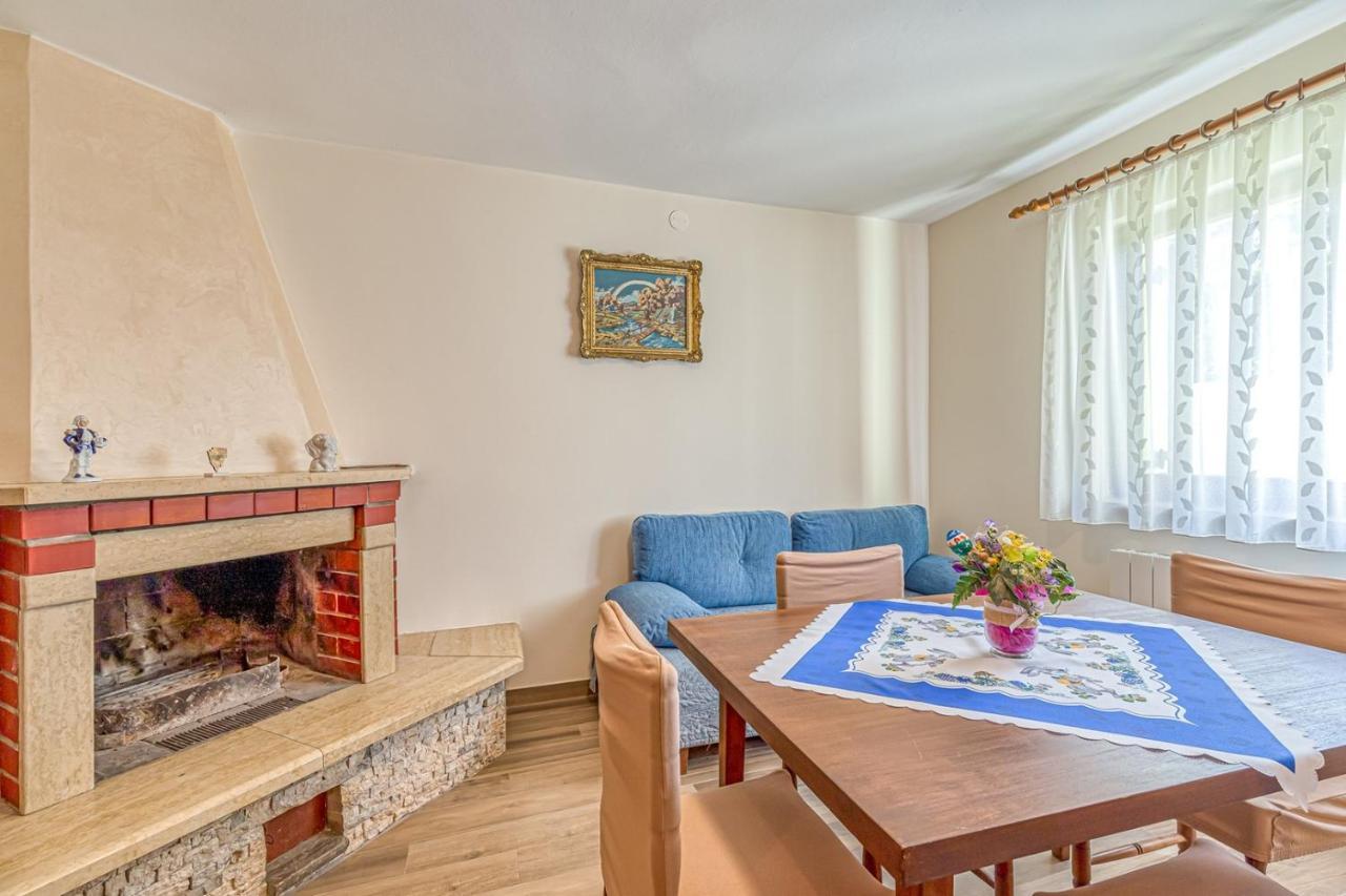 Apartment Flores Stari Pazin Exteriör bild